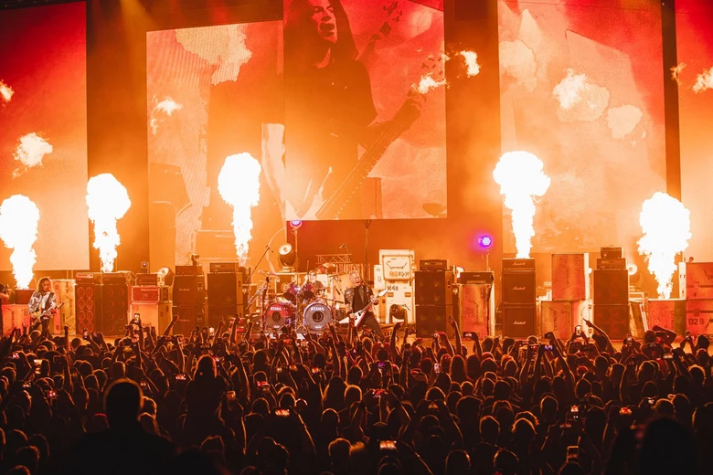 Download Metallica's Old-School Concert Honoring the Zazulas