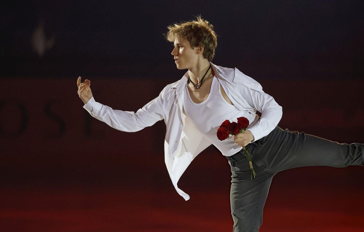 Ilia Malinin will skate to "I Was Made for Lovin' You" by Yungblud at the exhibition gala of the 2026 World Championships today. 📸 Kyodo News
