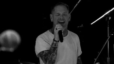 Corey Taylor singing War Pigs in the professionally filmed Sound & Vision performance.