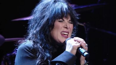 Ann Wilson singing What About Love with Heart and the Royal Philharmonic Orchestra at Royal Albert Hall