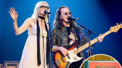 Aimee Mann singing beside Geddy Lee during Rush’s Time Stand Still performance